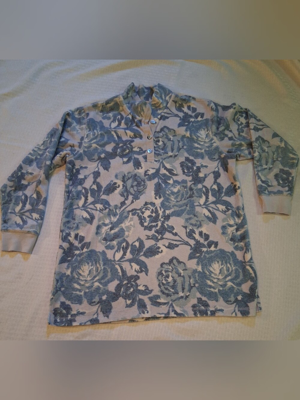 Soft Surroundings Cream Long-Sleeve Henley with Gray Floral Print Size  M
